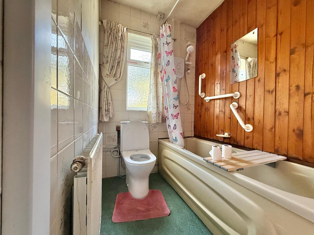 3 Bedroom Semi-Detached for Sale in West Bromwich, B71 3AF