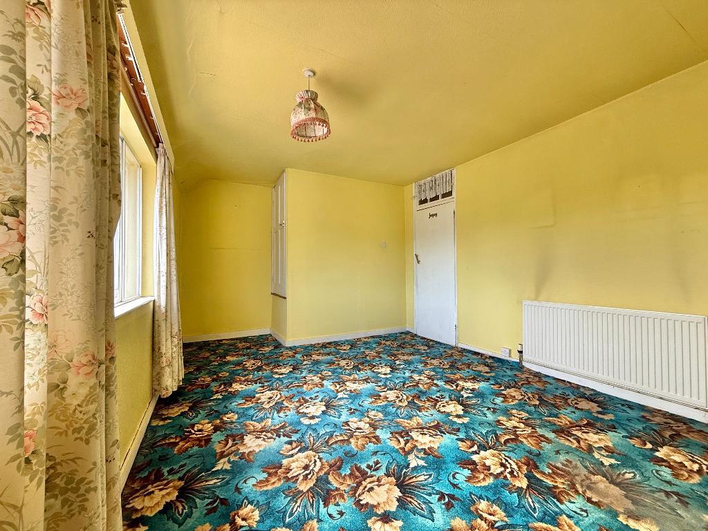 3 Bedroom Semi-Detached for Sale in West Bromwich, B71 3AF