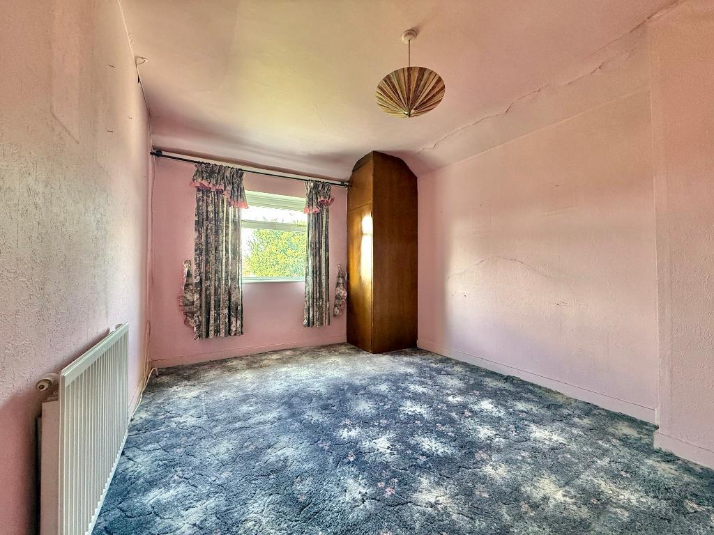 3 Bedroom Semi-Detached for Sale in West Bromwich, B71 3AF