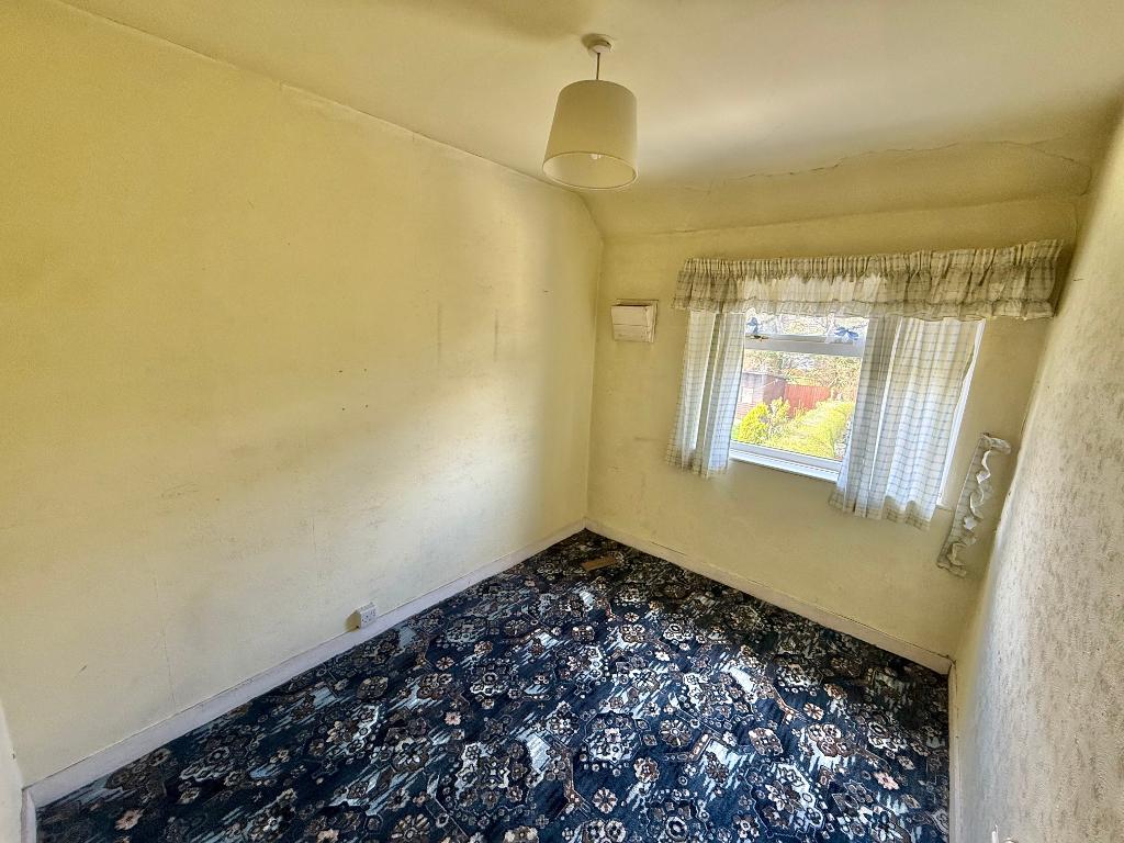 3 Bedroom Semi-Detached for Sale in West Bromwich, B71 3AF