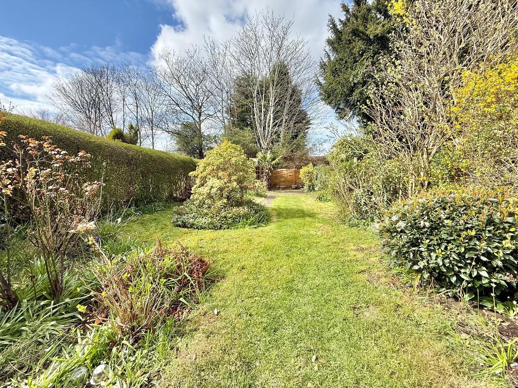 3 Bedroom Semi-Detached for Sale in West Bromwich, B71 3AF