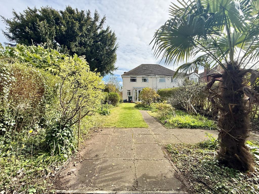 3 Bedroom Semi-Detached for Sale in West Bromwich, B71 3AF