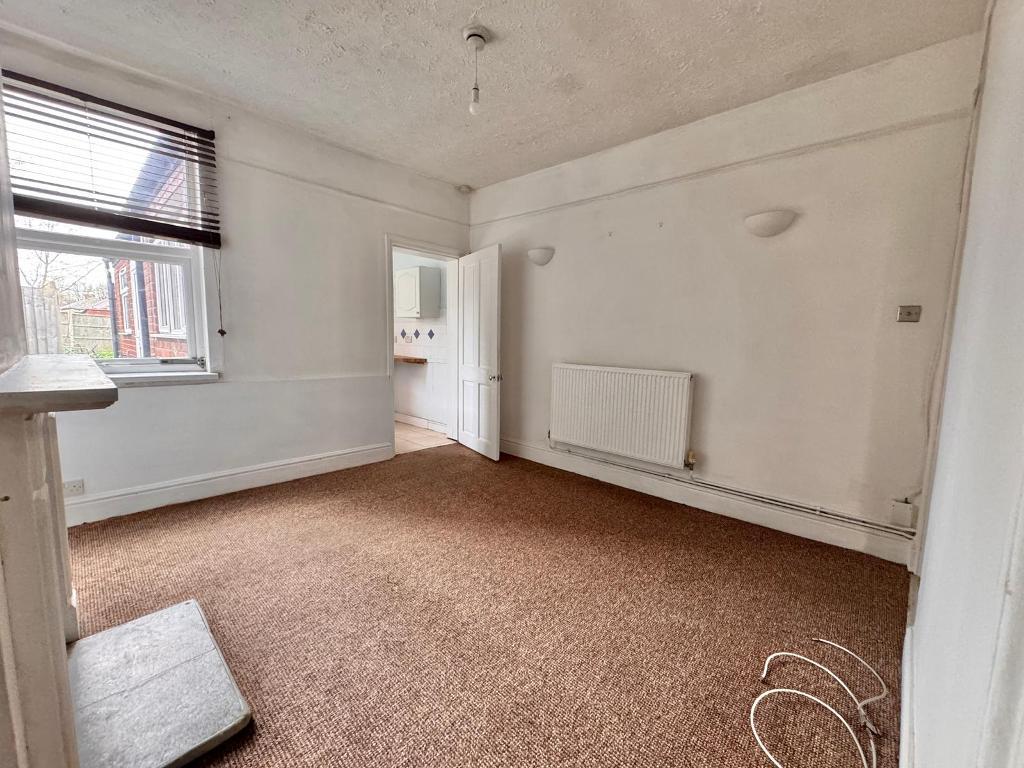 3 Bedroom Terraced for Sale in West Bromwich, B71 4ET