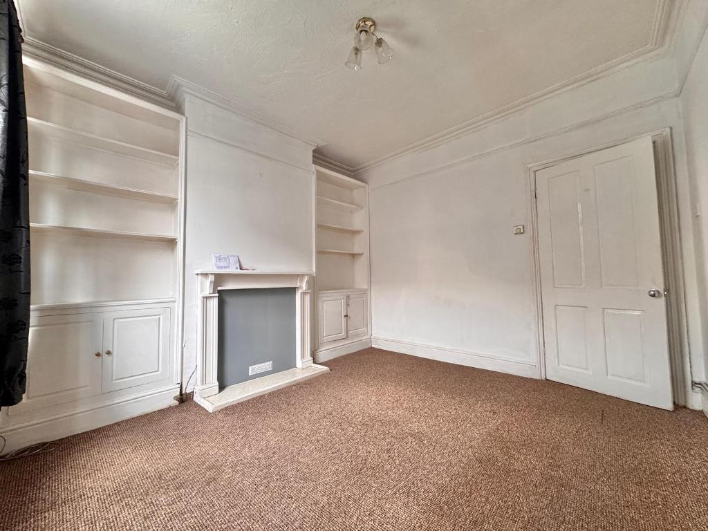 3 Bedroom Terraced for Sale in West Bromwich, B71 4ET