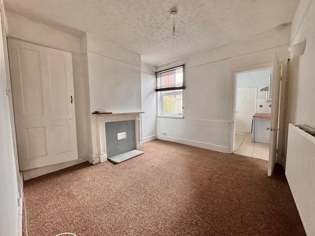 3 Bedroom Terraced for Sale in West Bromwich, B71 4ET