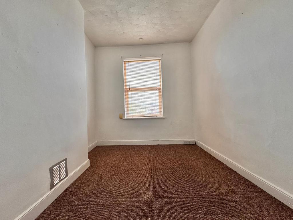 3 Bedroom Terraced for Sale in West Bromwich, B71 4ET