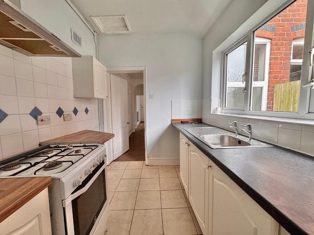 3 Bedroom Terraced for Sale in West Bromwich, B71 4ET