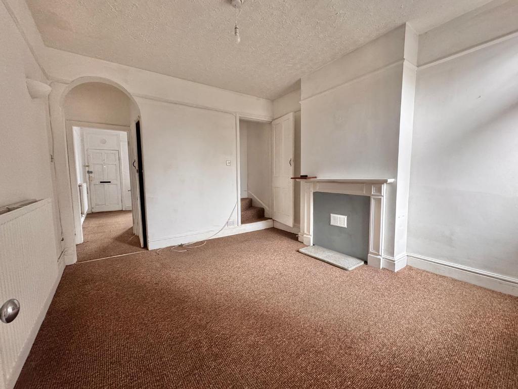 3 Bedroom Terraced for Sale in West Bromwich, B71 4ET