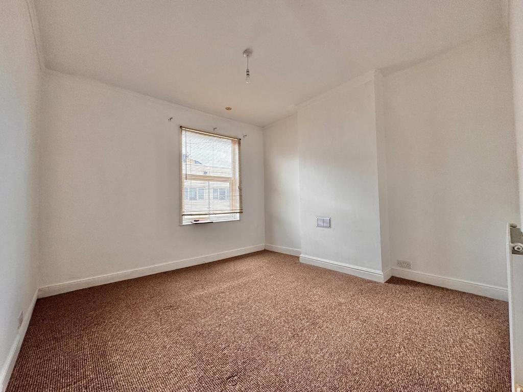 3 Bedroom Terraced for Sale in West Bromwich, B71 4ET