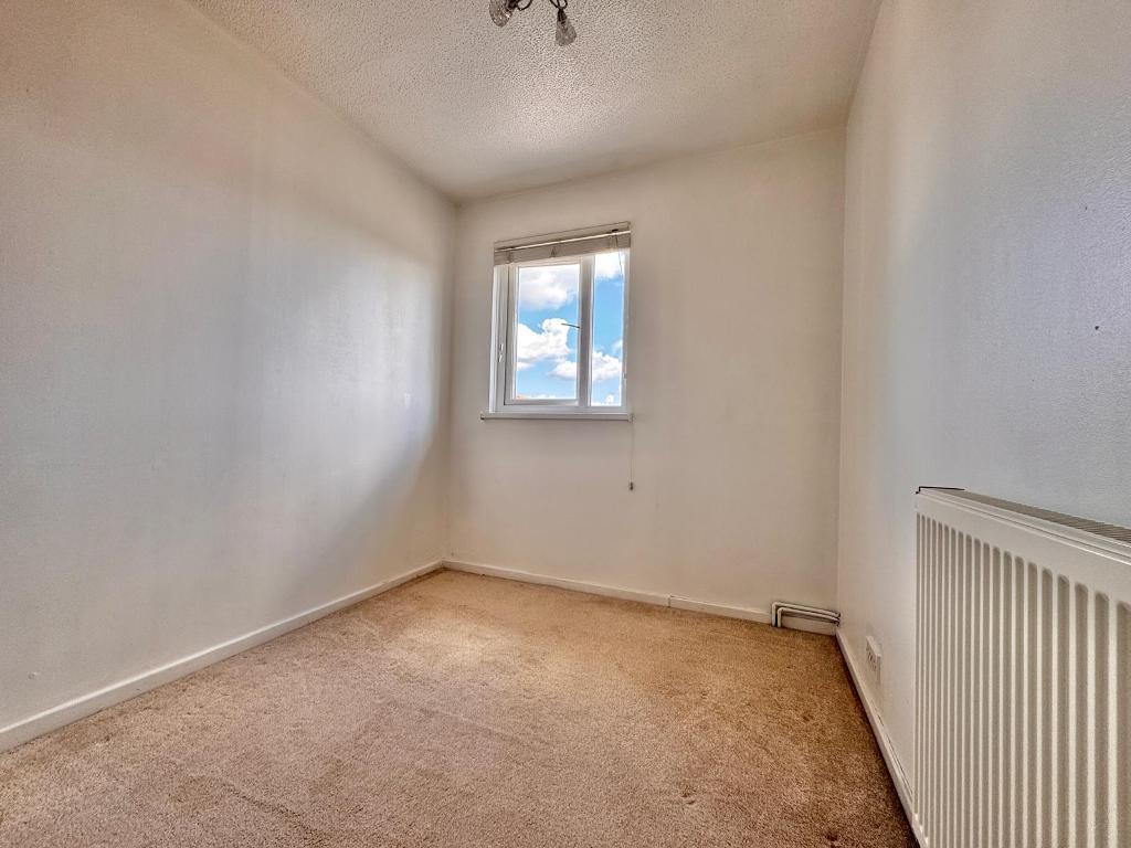 3 Bedroom Link Detached for Sale in West Bromwich, B70 6TY