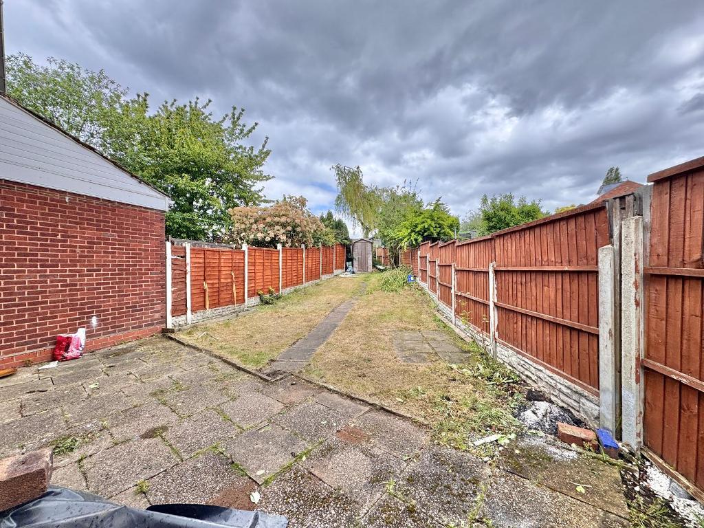 3 Bedroom Semi-Detached to Rent in West Bromwich, B71 3LT