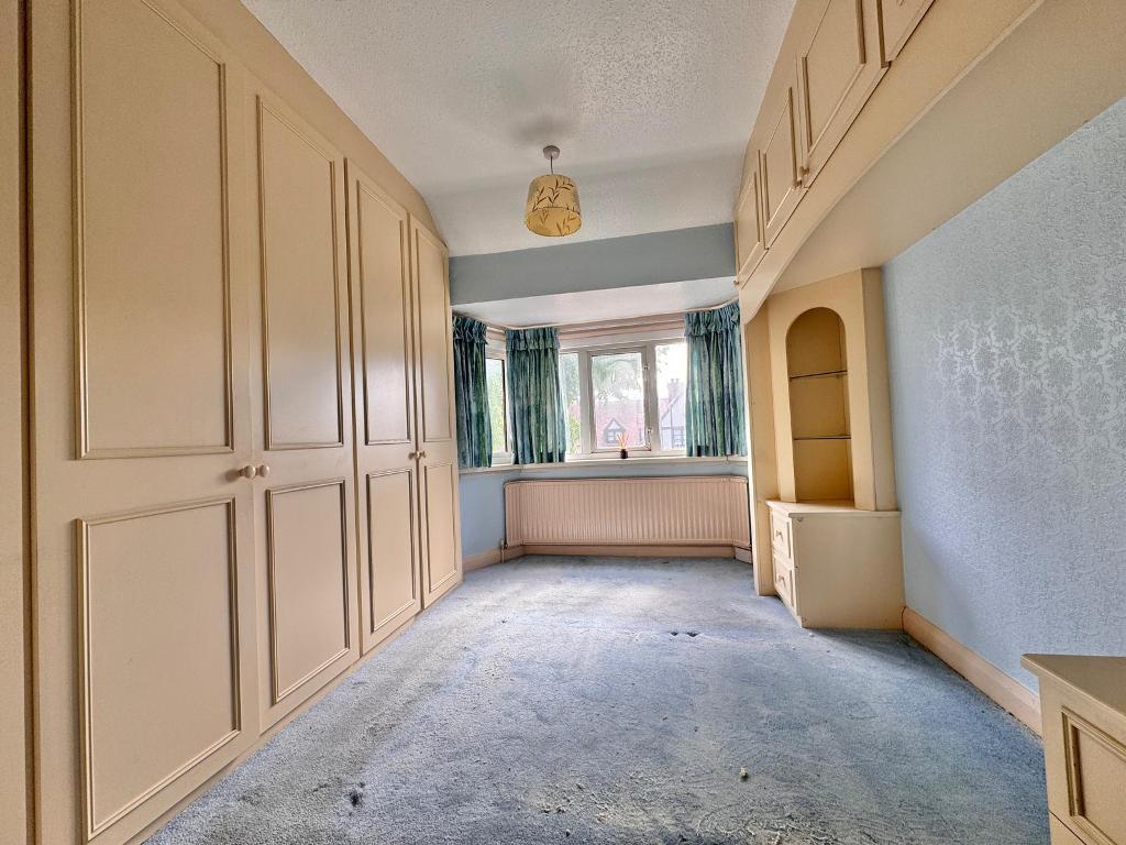 3 Bedroom Semi-Detached for Sale in West Bromwich, B71 3AB