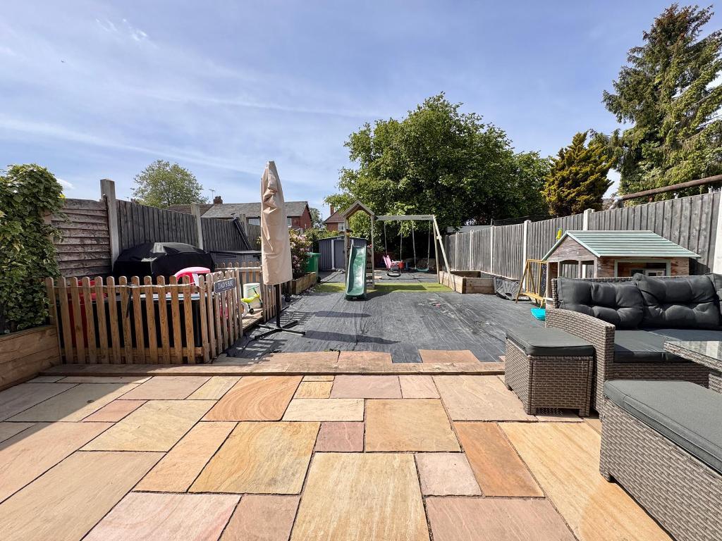 3 Bedroom Semi-Detached for Sale in Walsall, WS5 4NB