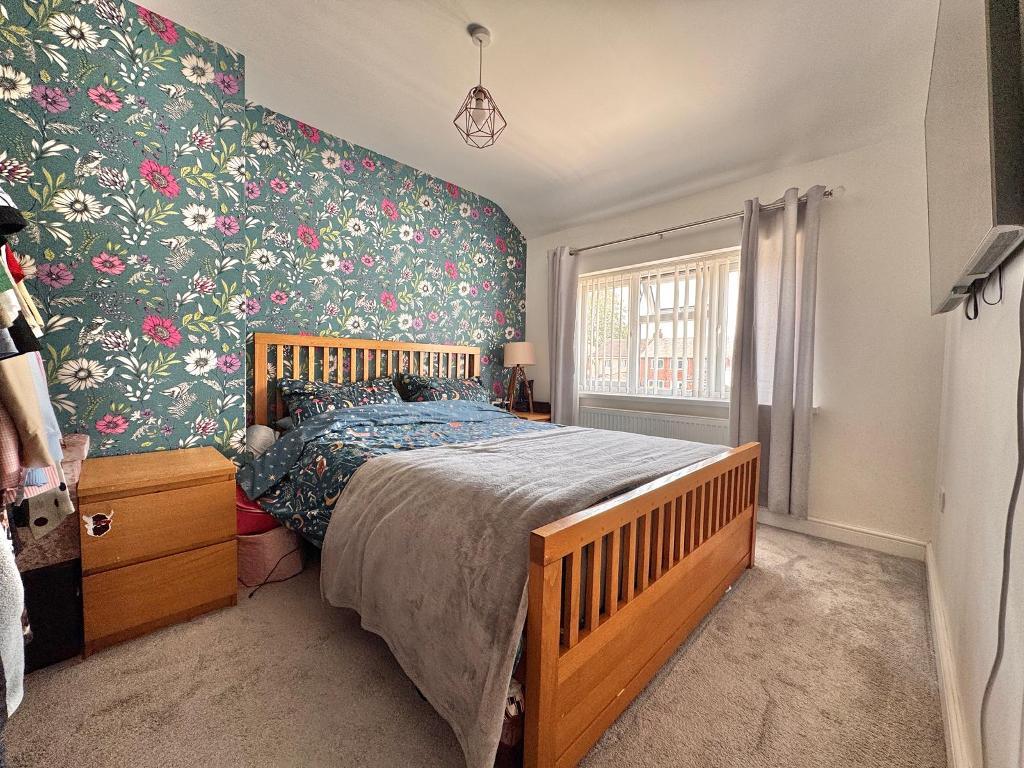 3 Bedroom Semi-Detached for Sale in Walsall, WS5 4NB