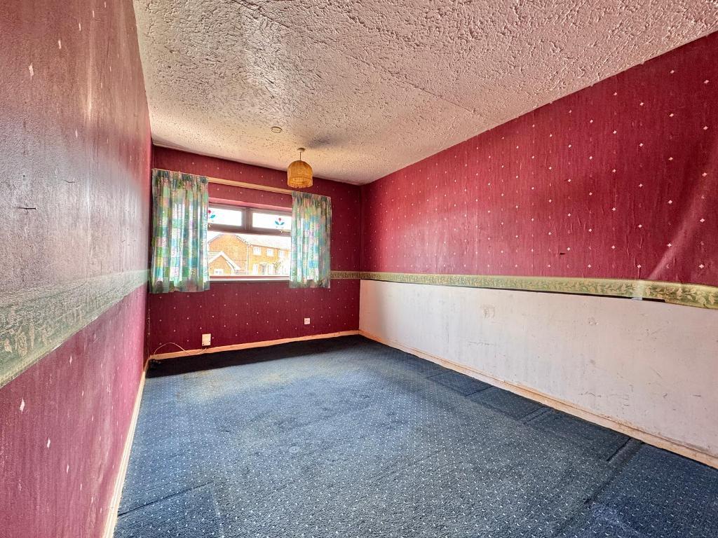 3 Bedroom Semi-Detached for Sale in West Bromwich, B71 2AW