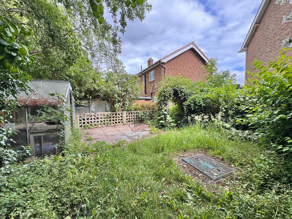 3 Bedroom Semi-Detached for Sale in West Bromwich, B71 2AW