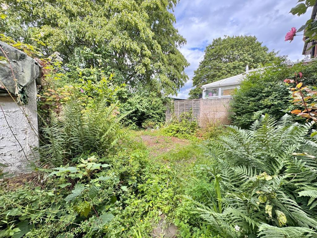 3 Bedroom Semi-Detached for Sale in West Bromwich, B71 2AW