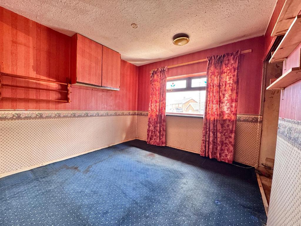 3 Bedroom Semi-Detached for Sale in West Bromwich, B71 2AW