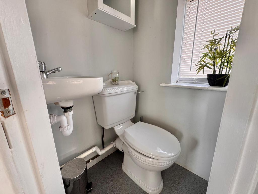 3 Bedroom Semi-Detached for Sale in Wednesbury, WS10 9BX