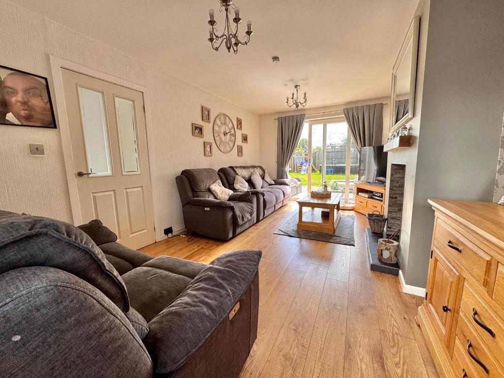3 Bedroom Semi-Detached for Sale in Wednesbury, WS10 9BX