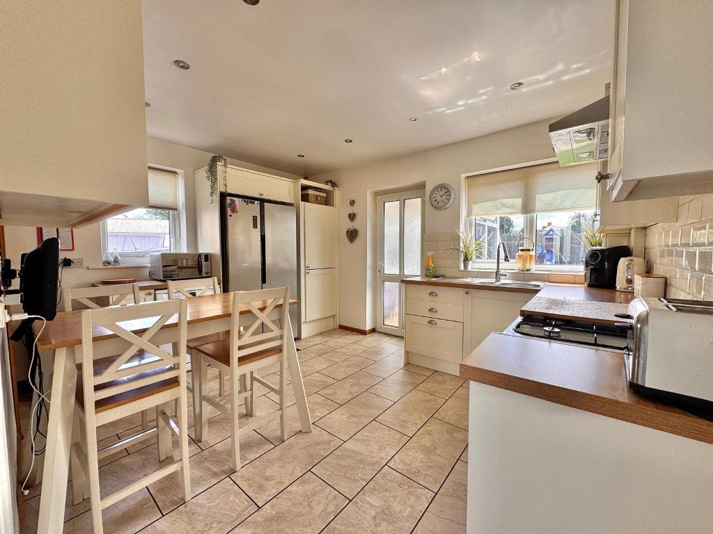 3 Bedroom Semi-Detached for Sale in Wednesbury, WS10 9BX