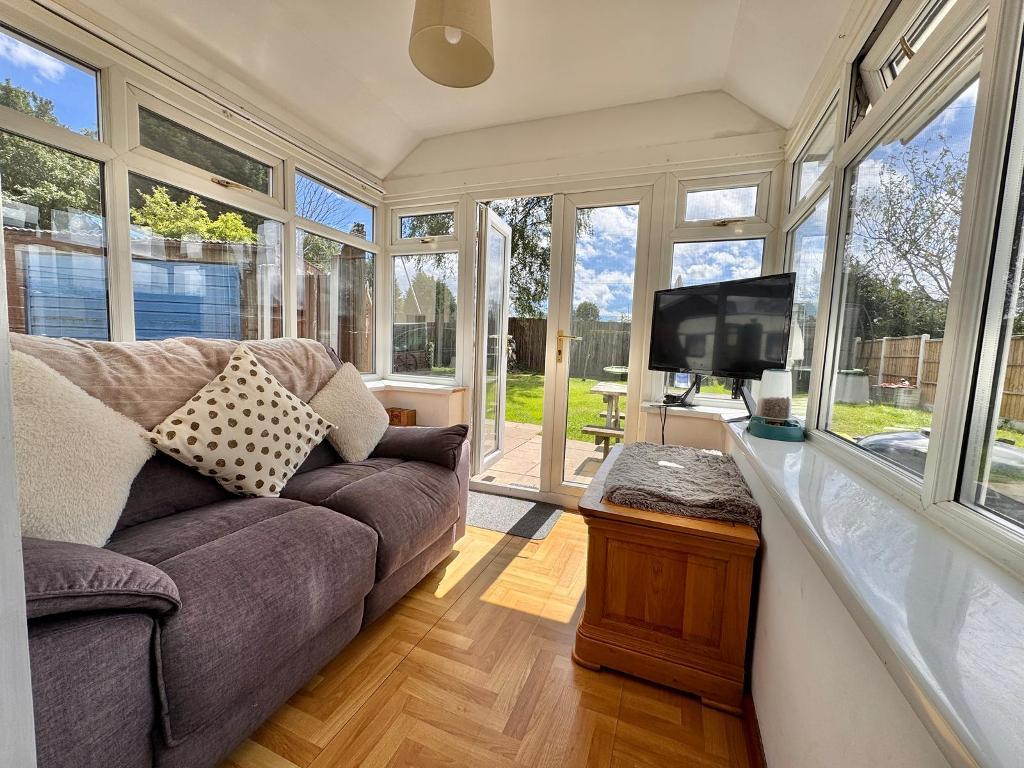 3 Bedroom Semi-Detached for Sale in Wednesbury, WS10 9BX