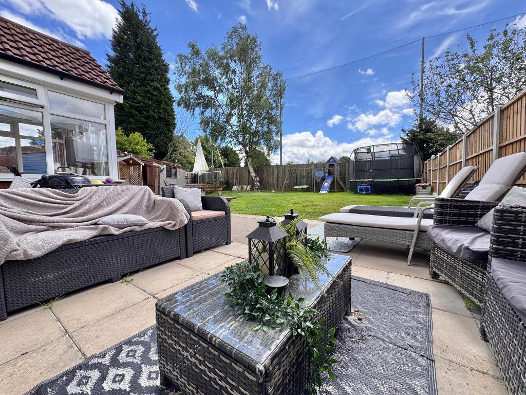 3 Bedroom Semi-Detached for Sale in Wednesbury, WS10 9BX