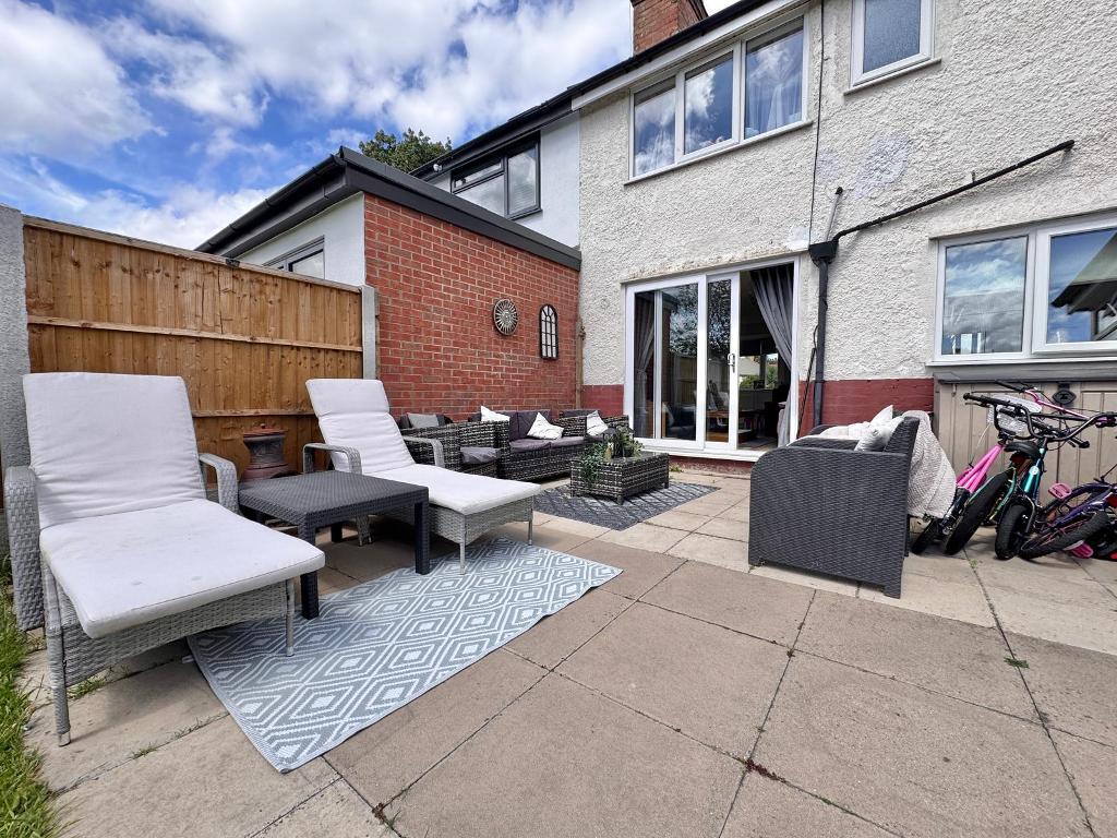 3 Bedroom Semi-Detached for Sale in Wednesbury, WS10 9BX