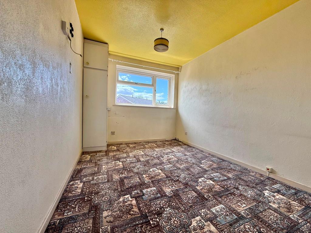 3 Bedroom End Terraced for Sale in West Bromwich, B71 3QA