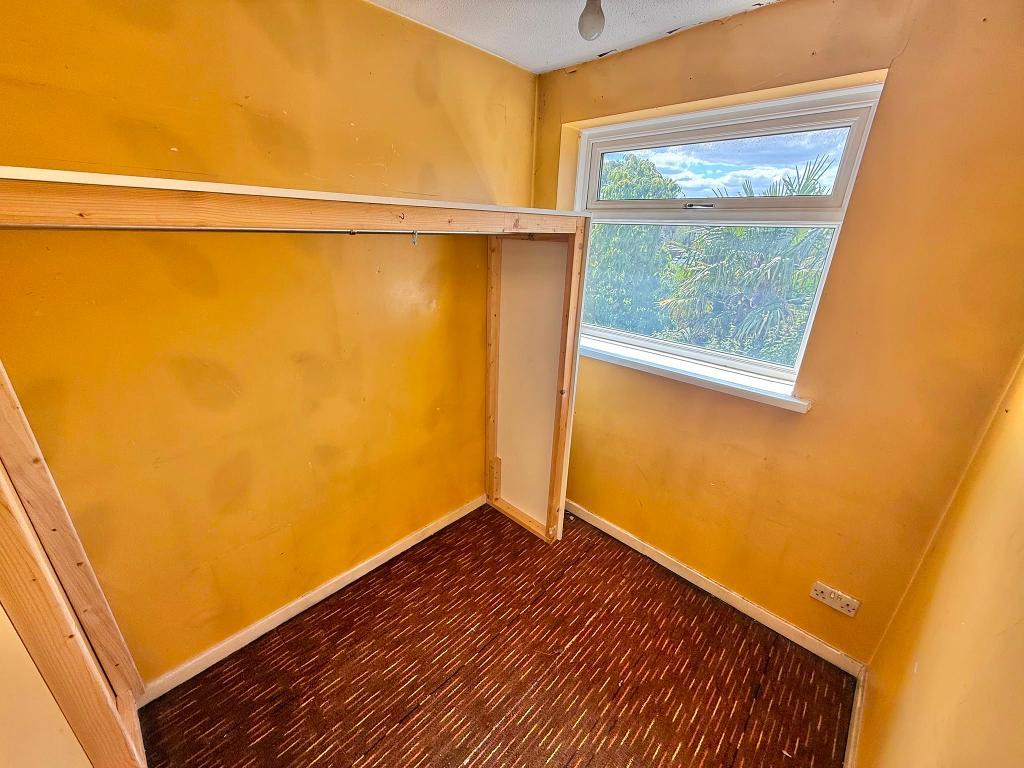 3 Bedroom End Terraced for Sale in West Bromwich, B71 3QA