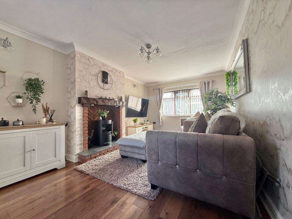 3 Bedroom Semi-Detached for Sale in West Bromwich, B71 2SH