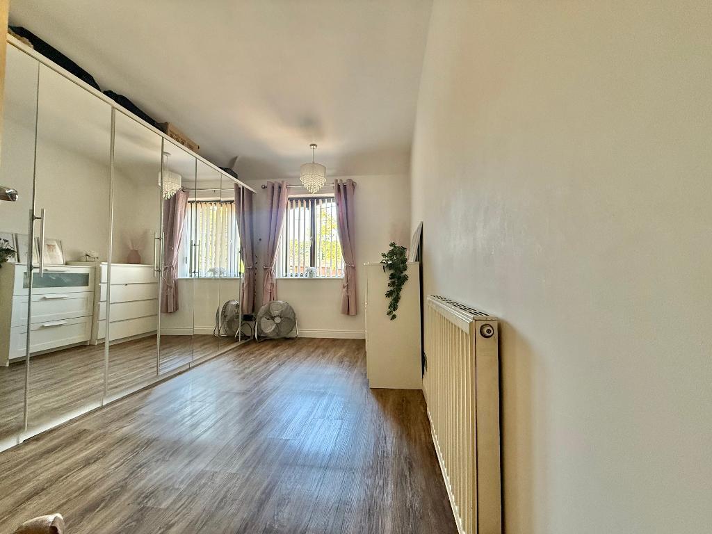 3 Bedroom Semi-Detached for Sale in West Bromwich, B71 2SH