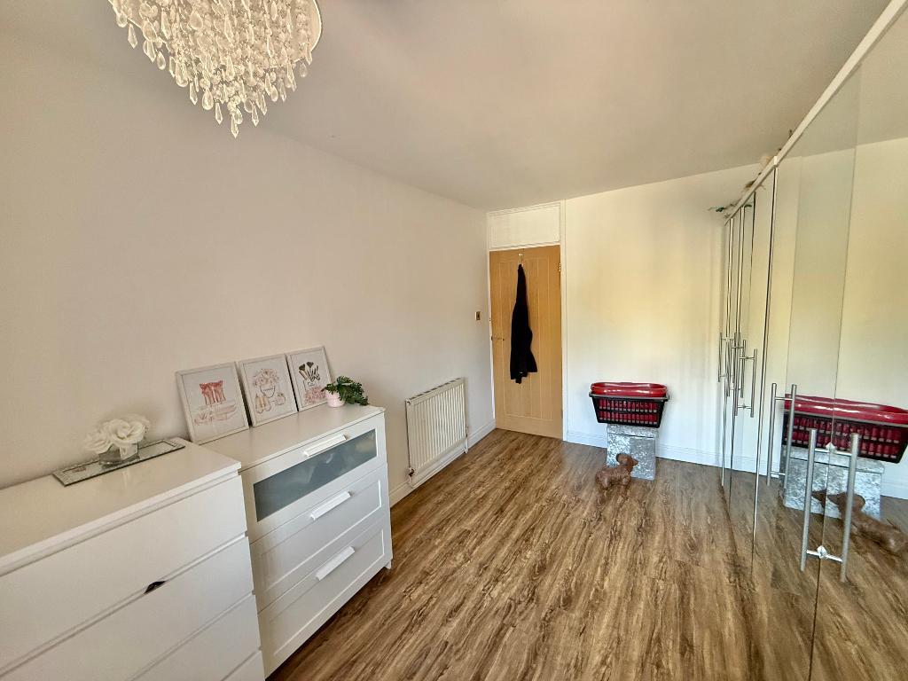 3 Bedroom Semi-Detached for Sale in West Bromwich, B71 2SH