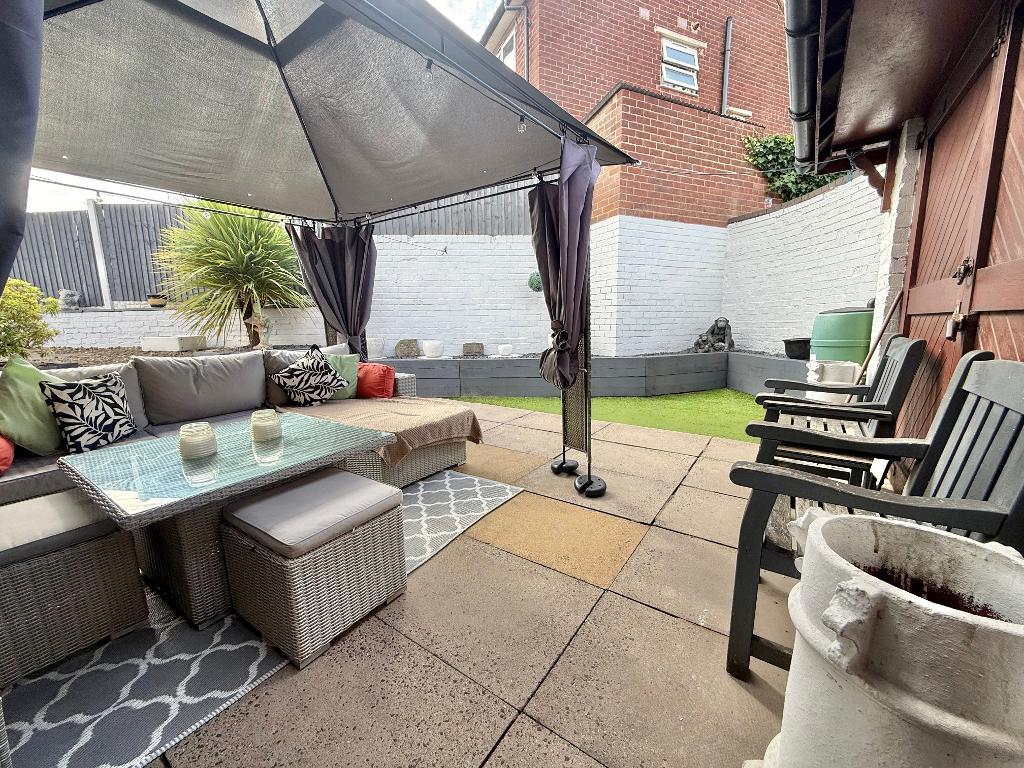 3 Bedroom Semi-Detached for Sale in West Bromwich, B71 2SH
