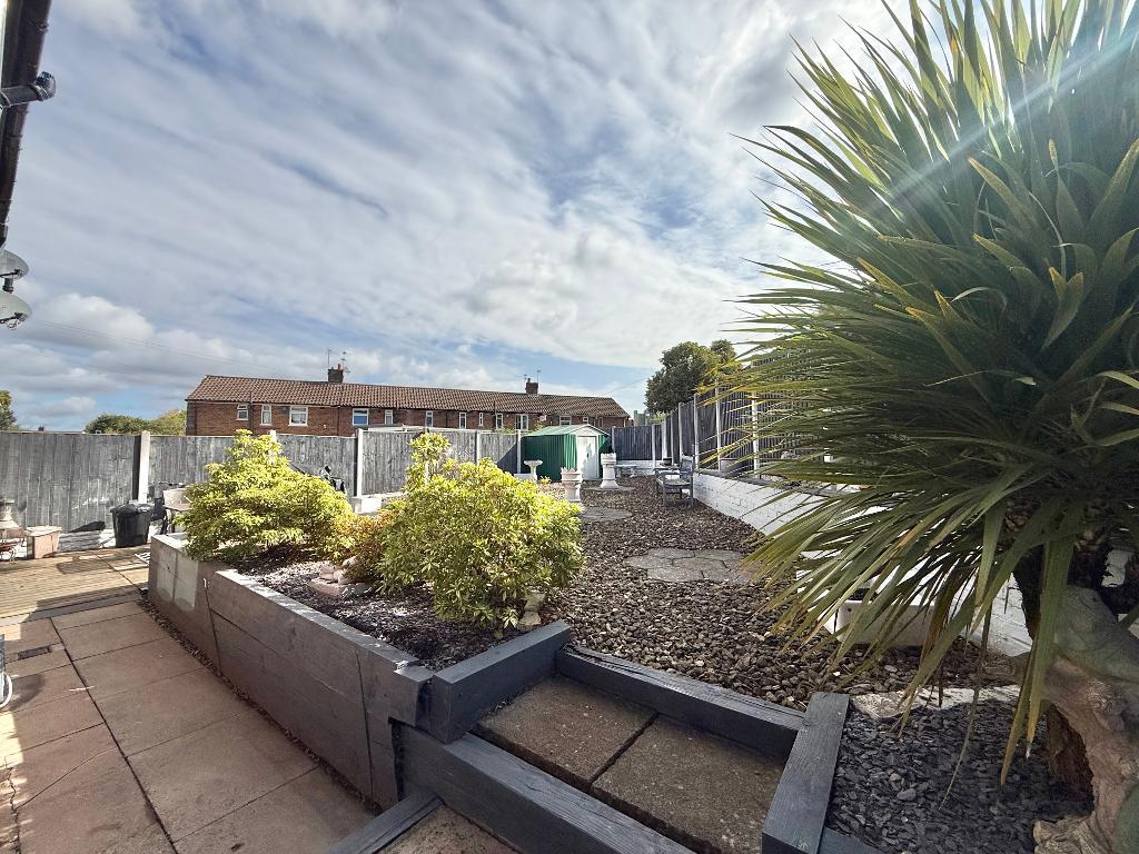 3 Bedroom Semi-Detached for Sale in West Bromwich, B71 2SH