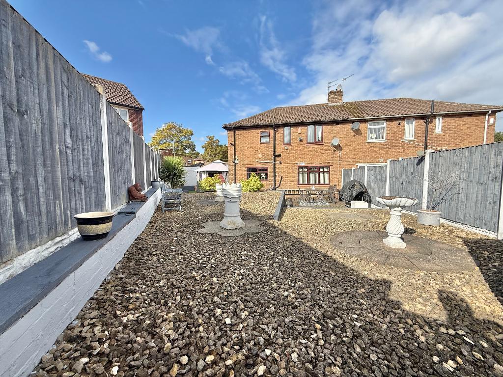 3 Bedroom Semi-Detached for Sale in West Bromwich, B71 2SH