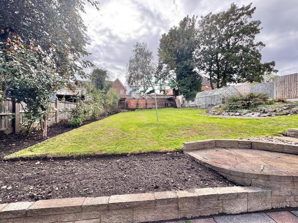 3 Bedroom Semi-Detached for Sale in West Bromwich, B71 2QQ