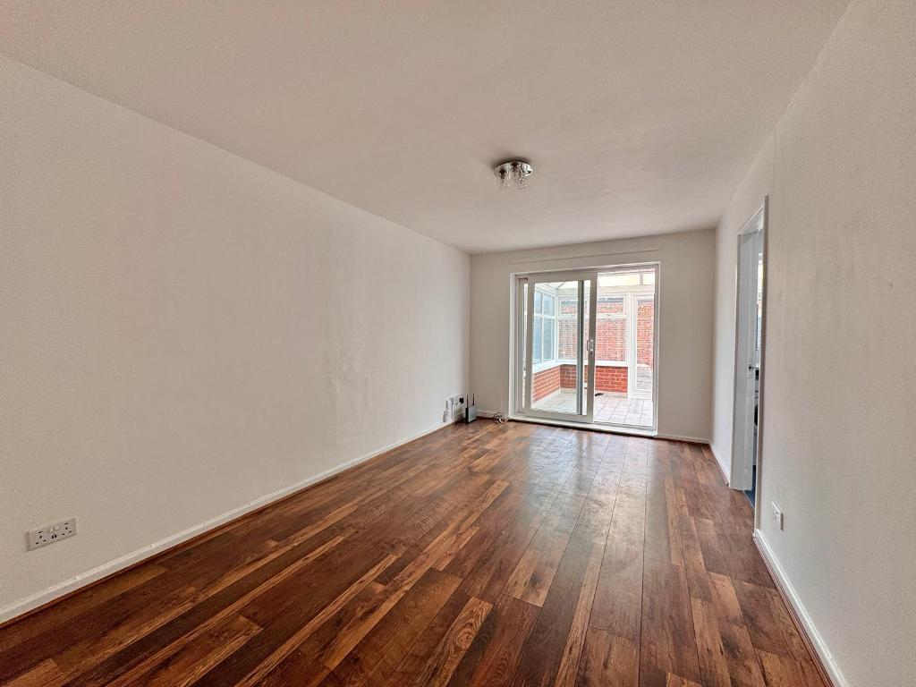 2 Bedroom Detached to Rent in West Bromwich, B70 7NZ