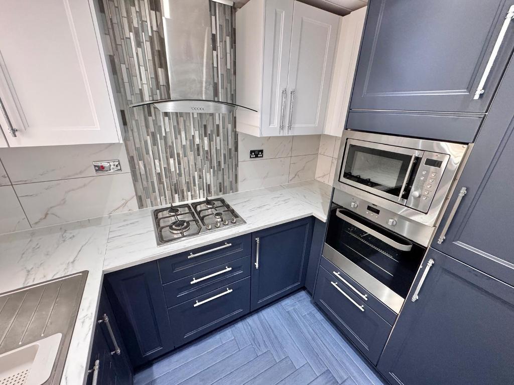 2 Bedroom Detached to Rent in West Bromwich, B70 7NZ