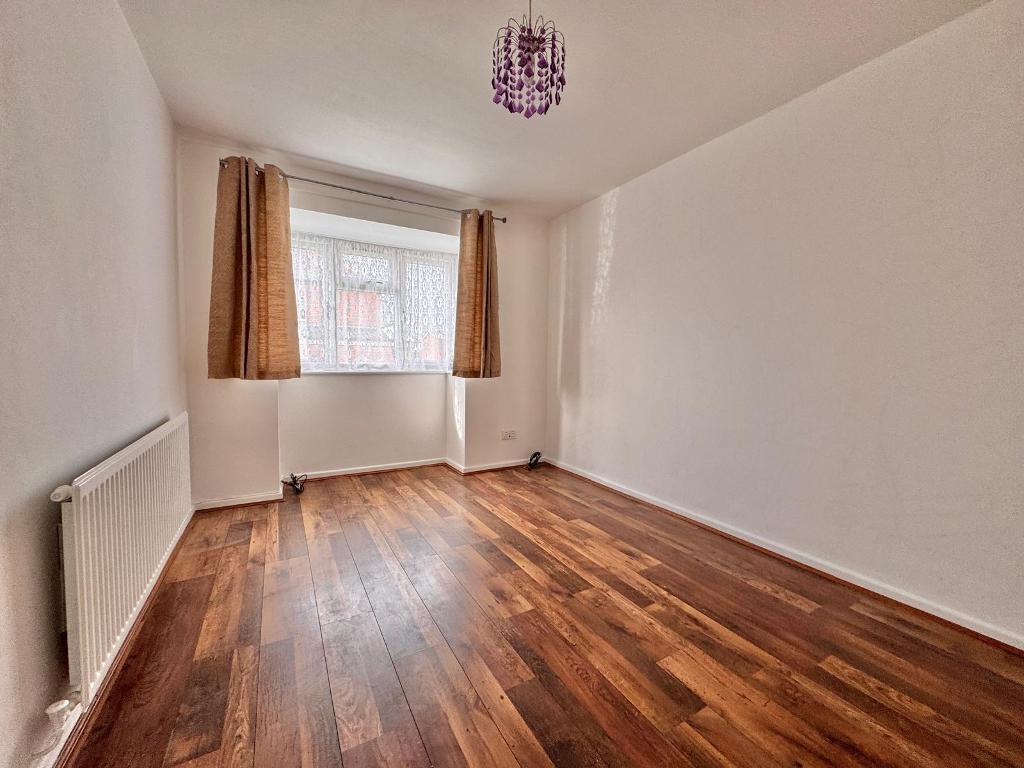 2 Bedroom Detached to Rent in West Bromwich, B70 7NZ