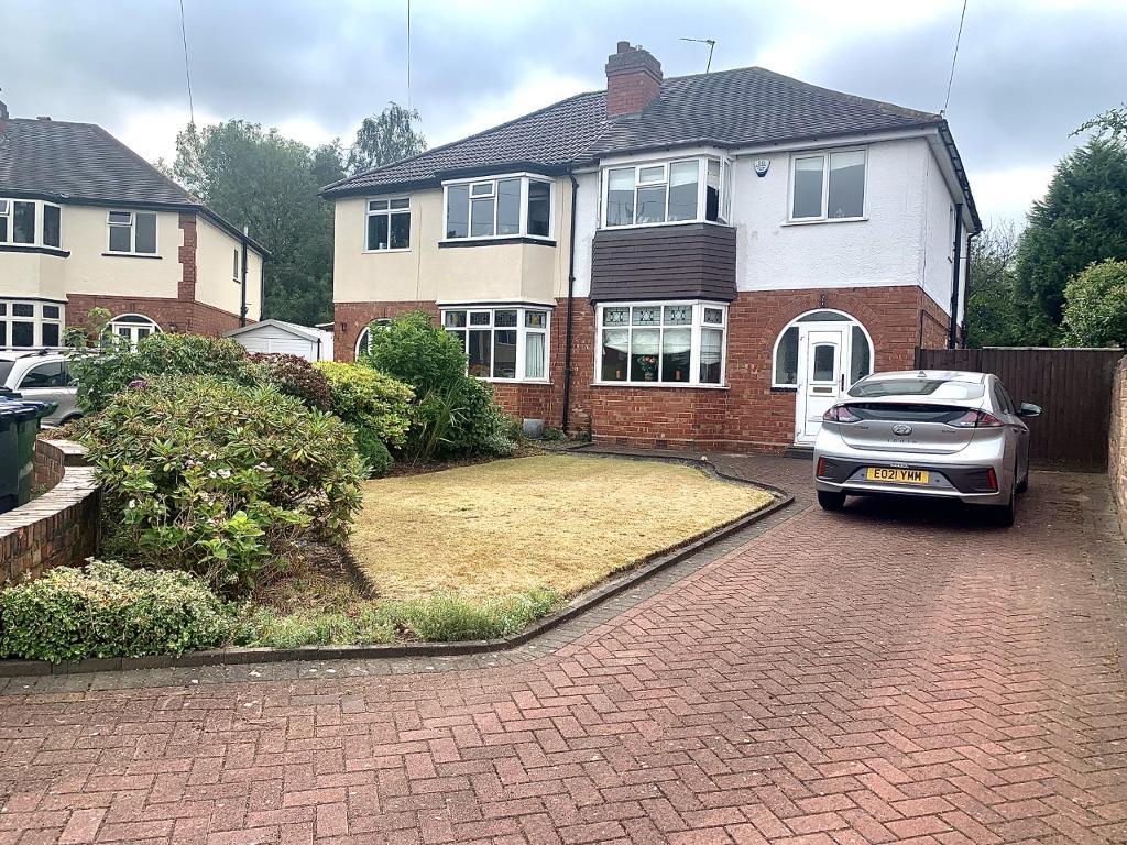 3 Bed Semi-Detached Property to Rent in West Bromwich, B71 3LL