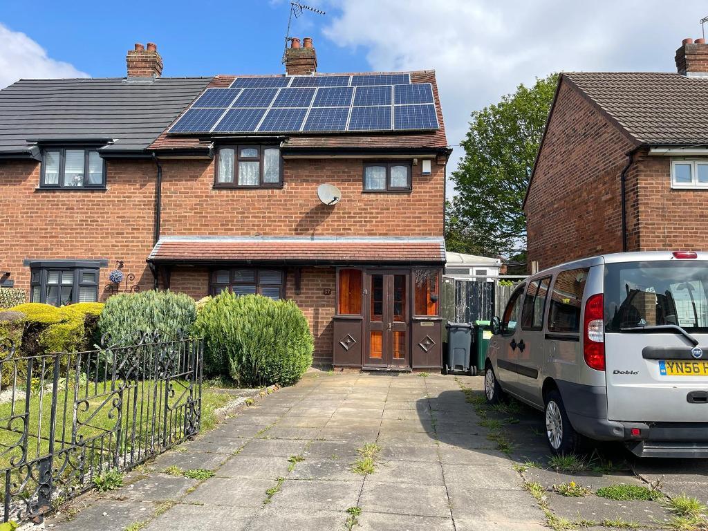 2 Bed Semi-Detached Property to Rent in Wednesbury, WS10 0BL