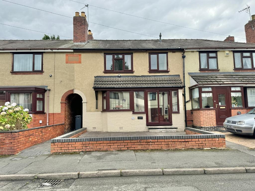 Wells Avenue, Darlaston, West Midlands, WS10 8QN