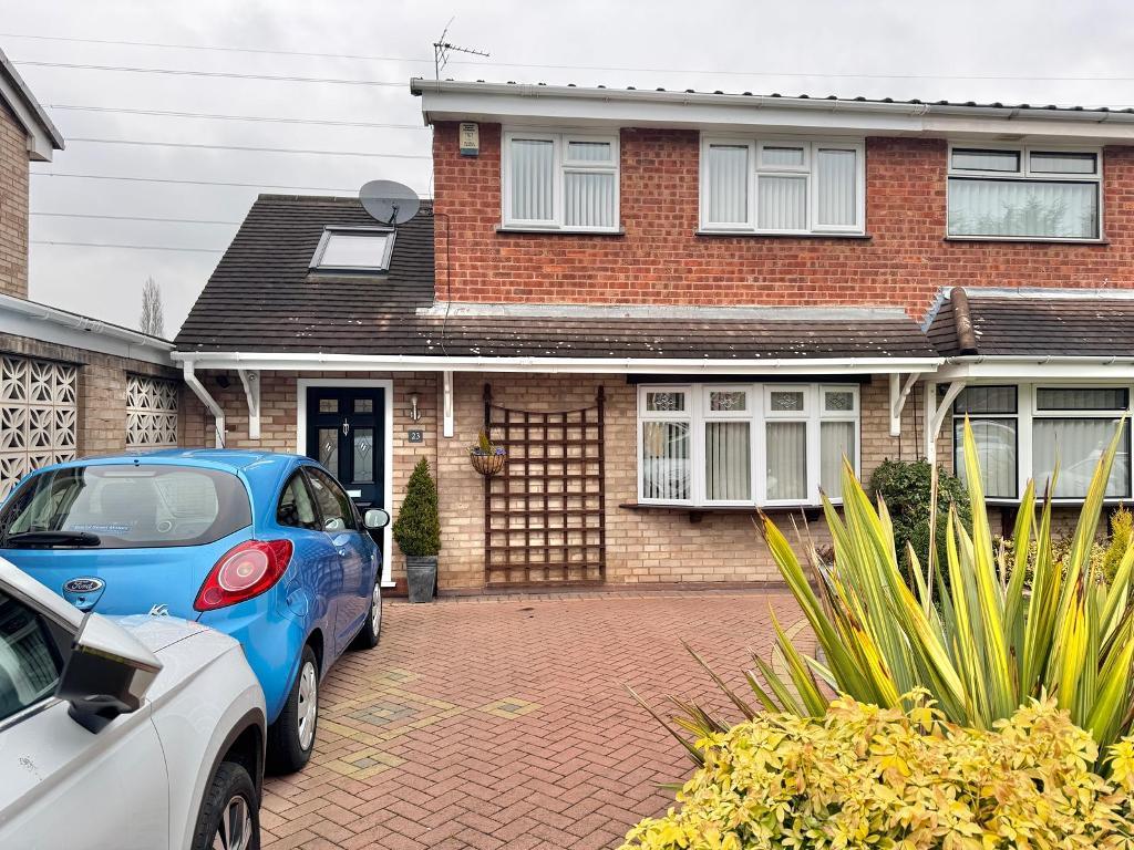 Burghley Drive, West Bromwich, B71 3LX