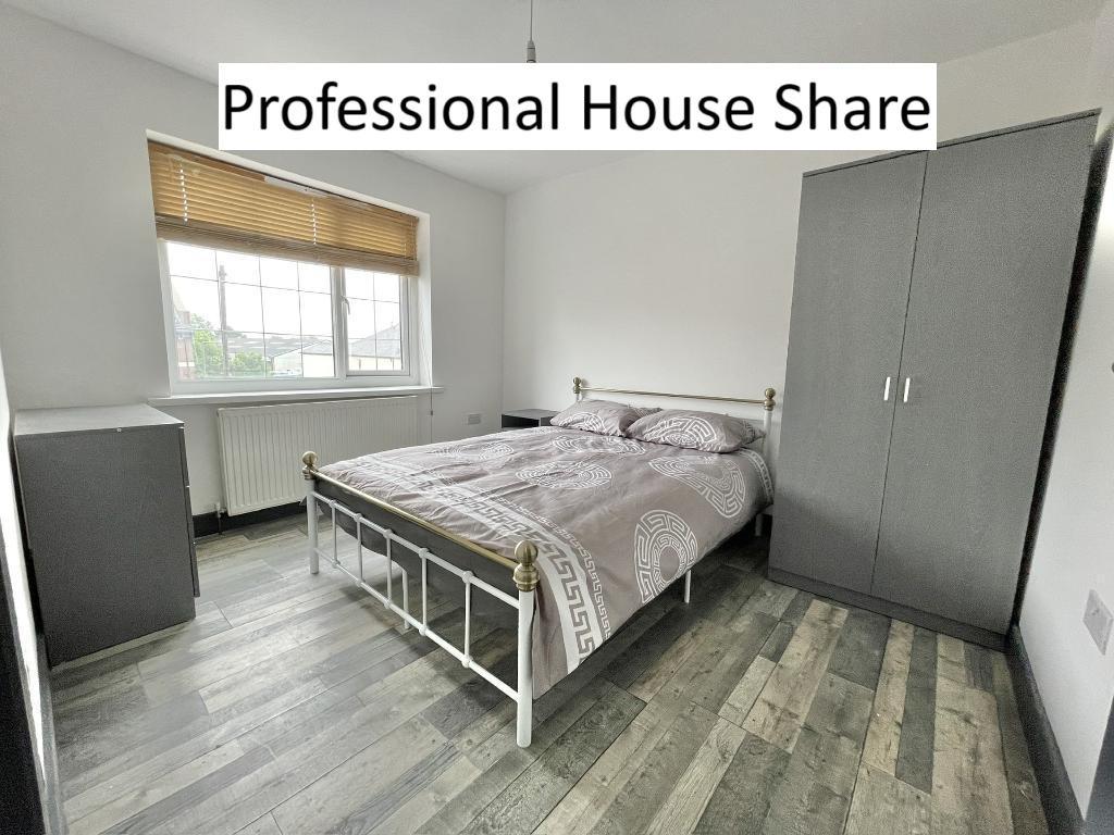 1 Bed Semi-Detached Property to Rent in West Bromwich, B70 0PP