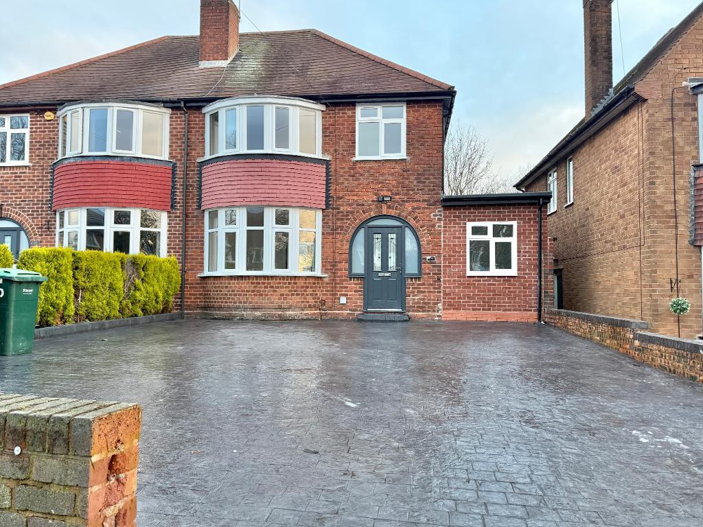 3 Bed Semi-Detached Property to Rent in Wednesbury, WS10 9RB
