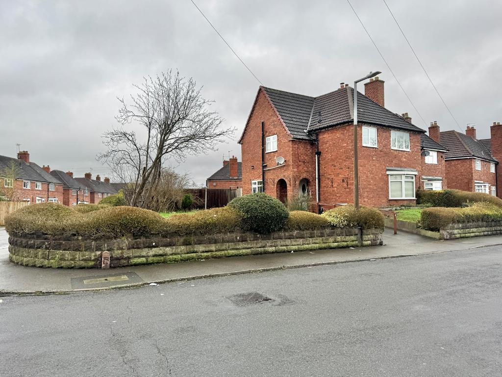 3 Bed Semi-Detached Property to Rent in West Bromwich, B71 3DB