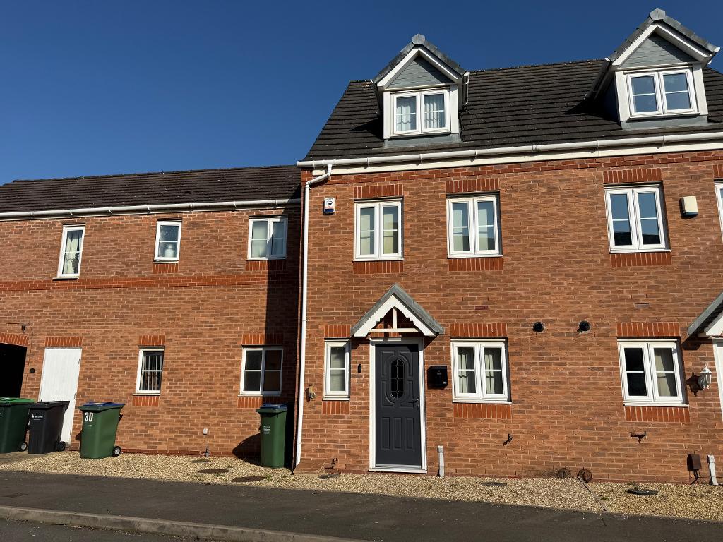 3 Bed Semi-Detached Property to Rent in Wednesbury, WS10 9TR