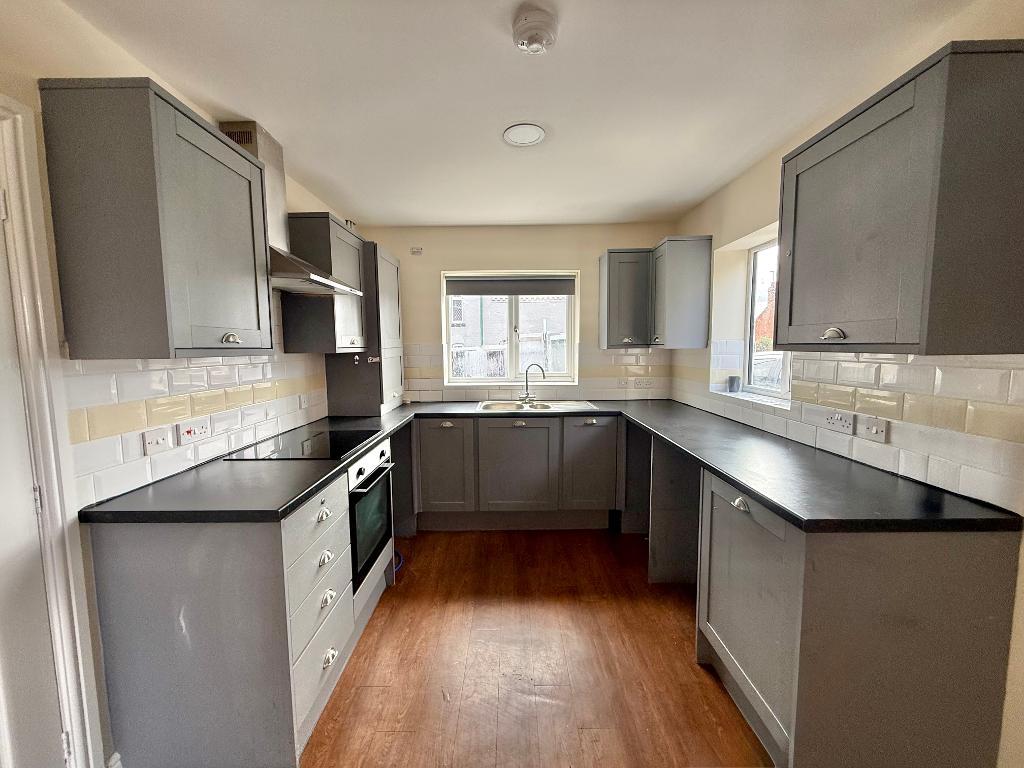 4 Bed Detached Property to Rent in Walsall, WS2 8AN