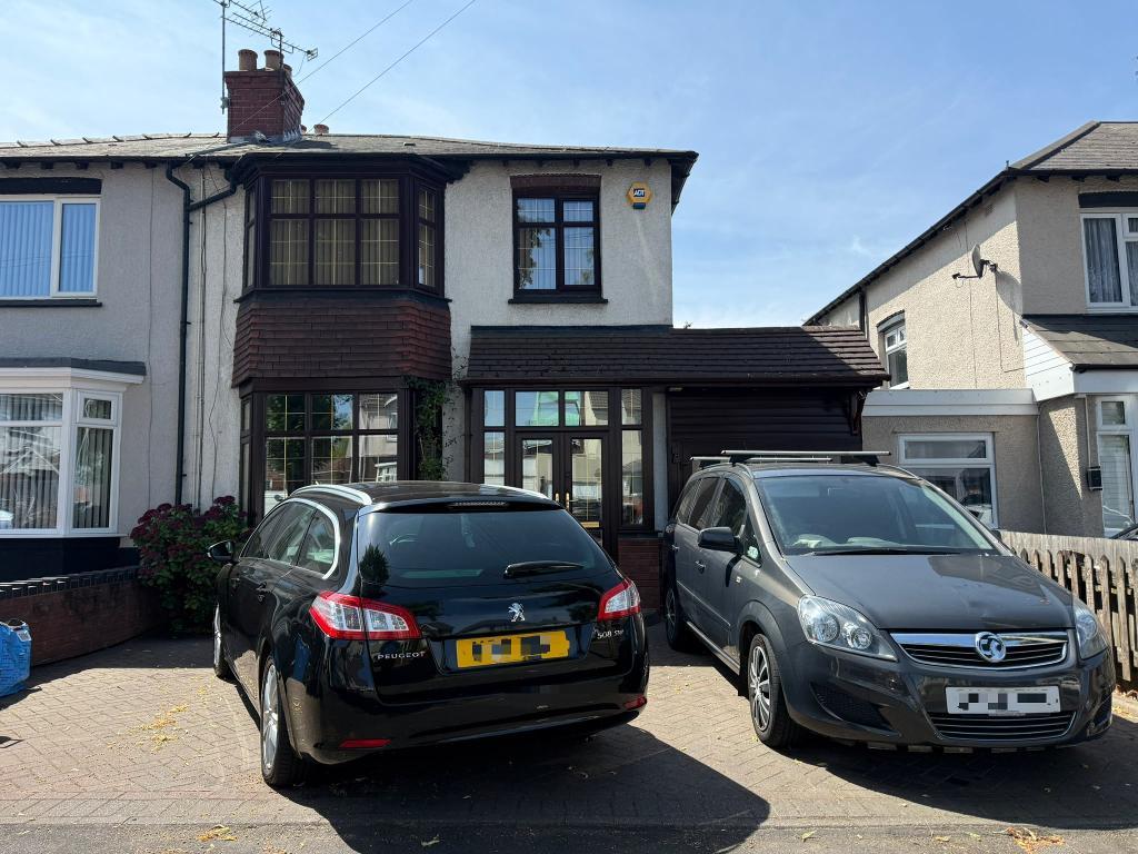 3 Bed Semi-Detached Property to Rent in West Bromwich, B71 3JS